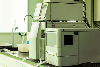 液相色谱仪（HPLC)